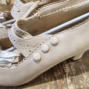 Chase and Chloe size 9 pale pink strappy pumps, Mary Janes, vintage style, retro